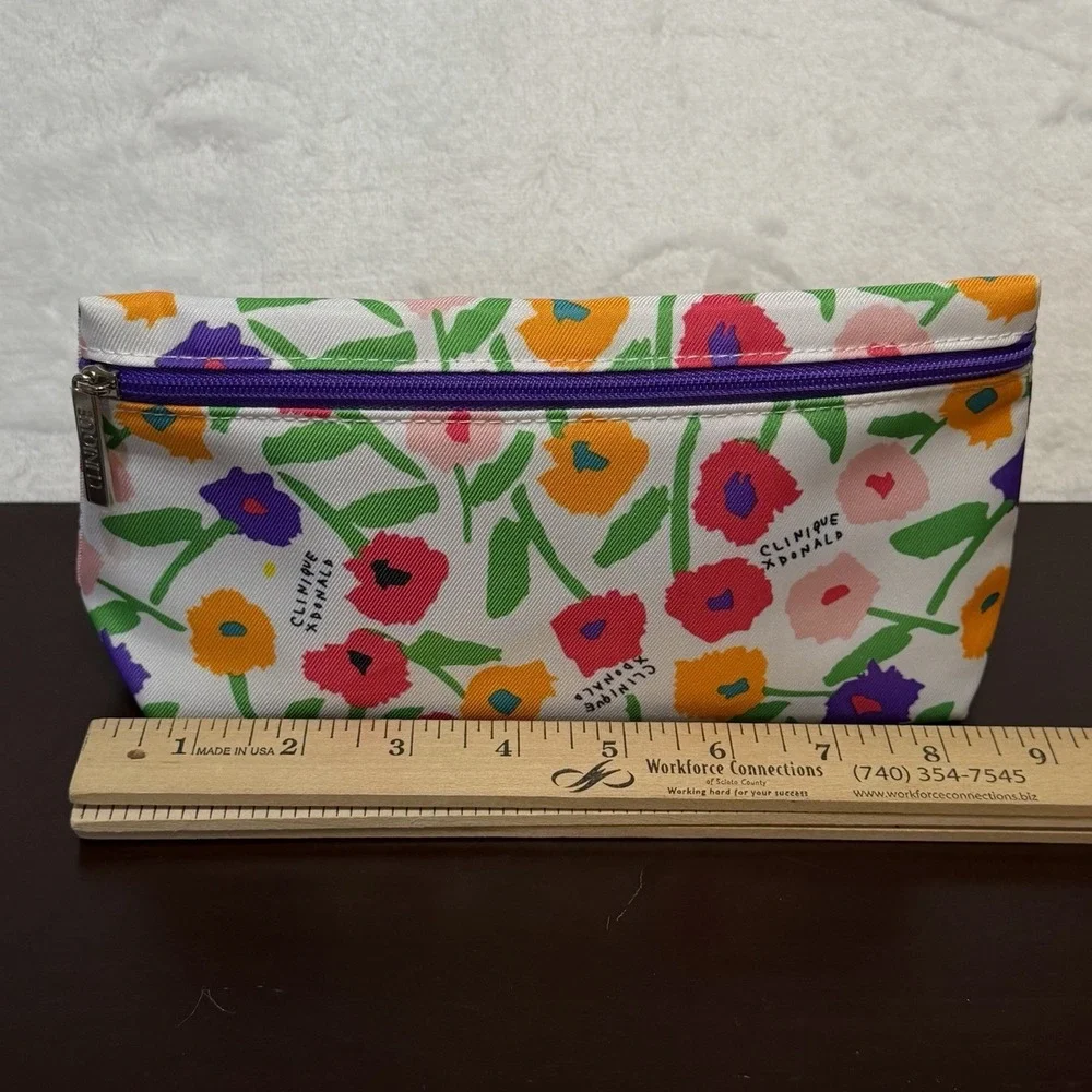 Clinique x Donald Floral Cosmetic Travel Makeup Bag Zipper Closure Purple Unused